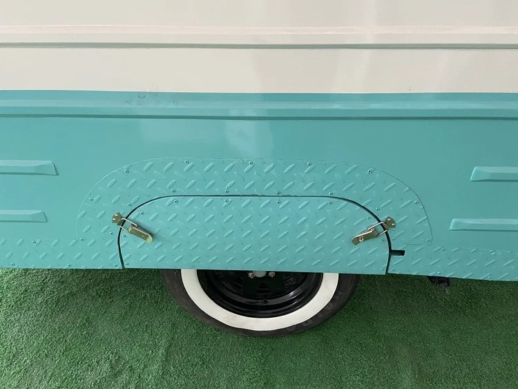 small beverage trailer with a trailer step